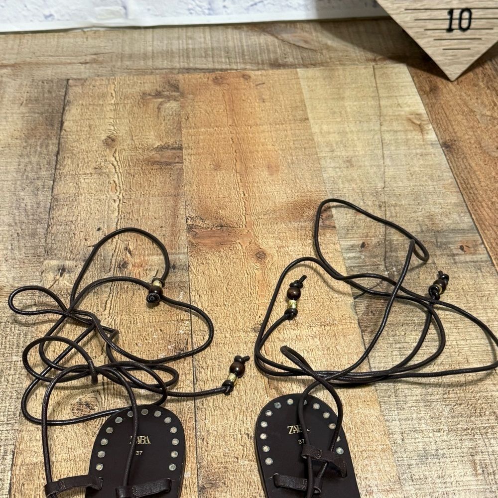 ZARA FLAT LEATHER SANDALS WITH DECORATIVE DETAIL - Picture 9 of 14